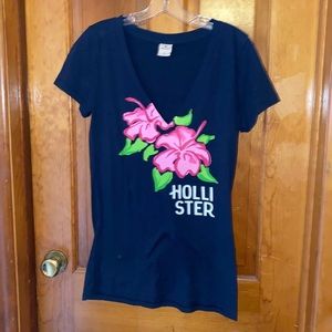 Hollister flower Vneck